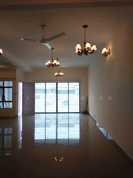 Rumah Teres 2 Tingkat untuk Dijual di Lakeside Residences (Puchong) - Patrick Wong - Living Room - PropertyGuru.com.my