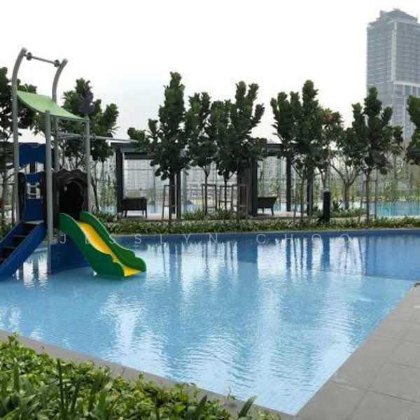 Servis Apartment untuk Disewa di Residential Suites @ HighPark - Jesslyn Choo - Pool - PropertyGuru.com.my