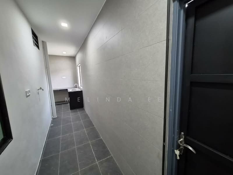 Rumah Teres 1 Tingkat untuk Dijual di Bandar Putra (Kulai) - Melinda Ee - Corridor - PropertyGuru.com.my