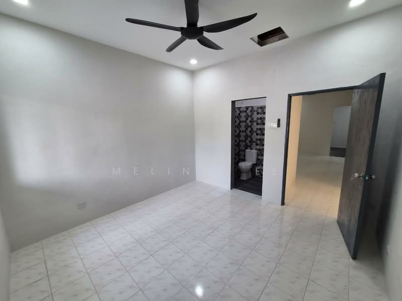 Rumah Teres 1 Tingkat untuk Dijual di Bandar Putra (Kulai) - Melinda Ee - Interior - PropertyGuru.com.my