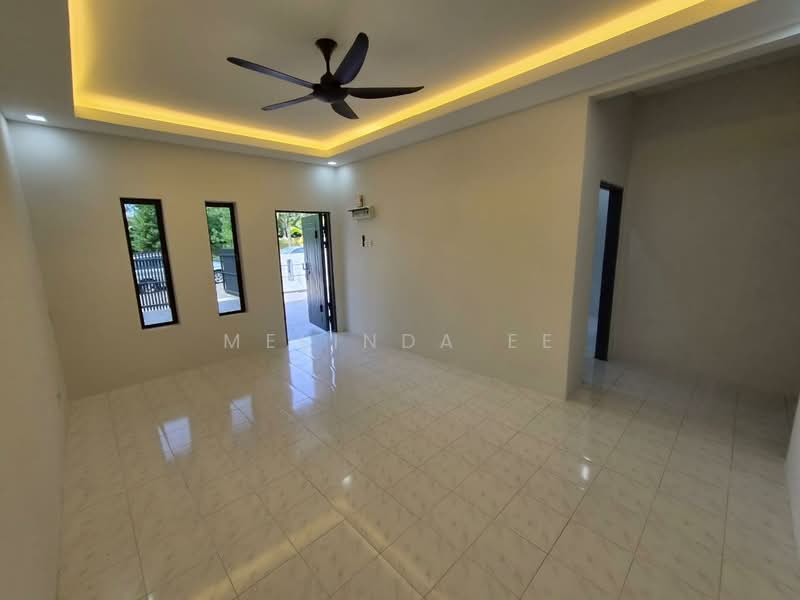 Rumah Teres 1 Tingkat untuk Dijual di Bandar Putra (Kulai) - Melinda Ee - Living Room - PropertyGuru.com.my