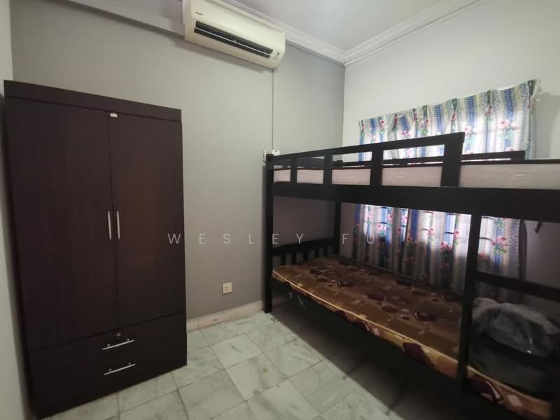 Kondominium untuk Dijual di Endah Regal Condominium - Wesley Fu - Bedroom - PropertyGuru.com.my