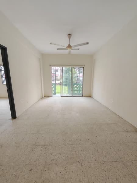 Pangsapuri untuk Disewa di Nuri Court - Christine Ng - Living Room - PropertyGuru.com.my