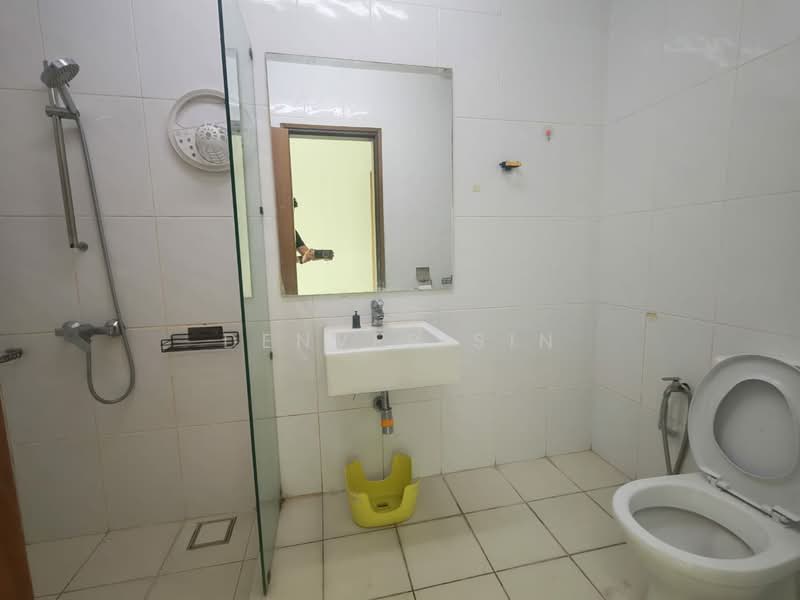 Condominium for Rent at Sri Putramas III / Royal Regent - Denver Sin - Bathroom - PropertyGuru.com.my