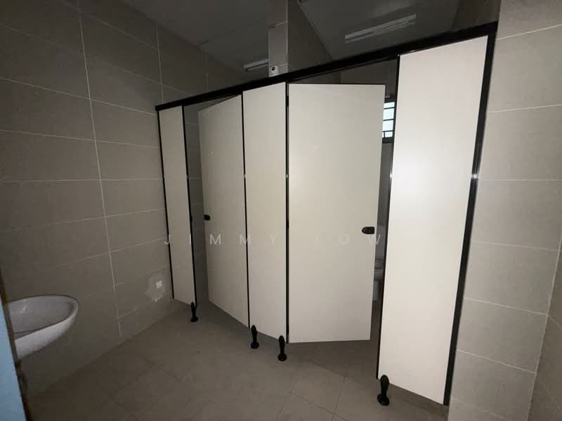 Kedai / Pejabat untuk Dijual di Subang Jaya (Selangor) - Jimmy Low - Ground Floor - Bathroom - PropertyGuru.com.my