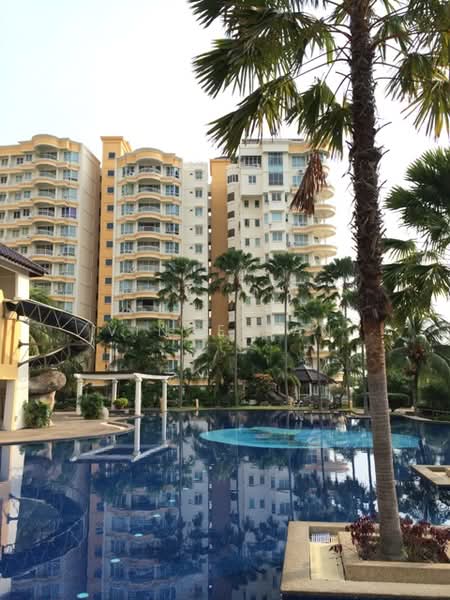 Kondominium untuk Disewa di Gold Coast Resort Condominium - Vince Tan - Exterior - PropertyGuru.com.my