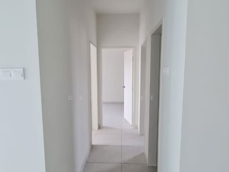 Service Residence for Sale at Majestic Maxim - Danny Lee - Corridor - PropertyGuru.com.my