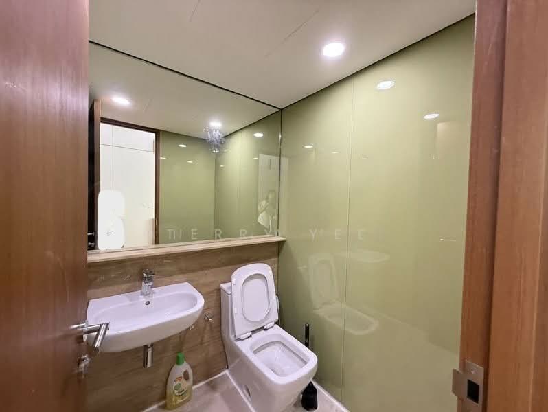Servis Apartment untuk Disewa di Sky Suites @ KLCC - Terry Yee - Bathroom - PropertyGuru.com.my