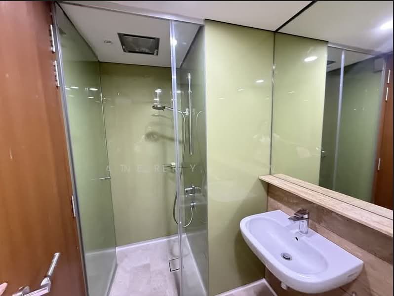 Servis Apartment untuk Disewa di Sky Suites @ KLCC - Terry Yee - Bathroom - PropertyGuru.com.my
