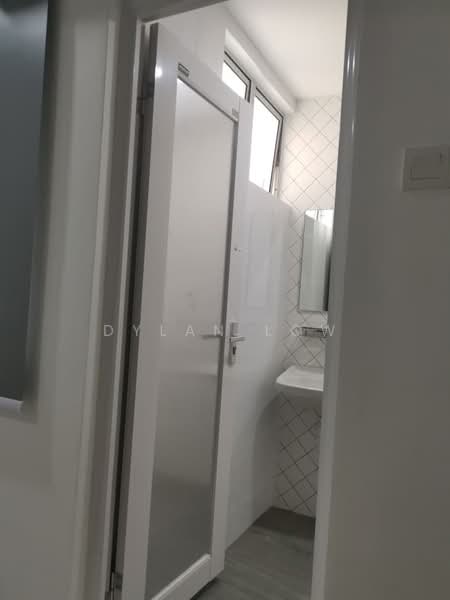 Pangsapuri untuk Dijual di Menara Kuda Lari - Dylan Low - Bathroom - PropertyGuru.com.my
