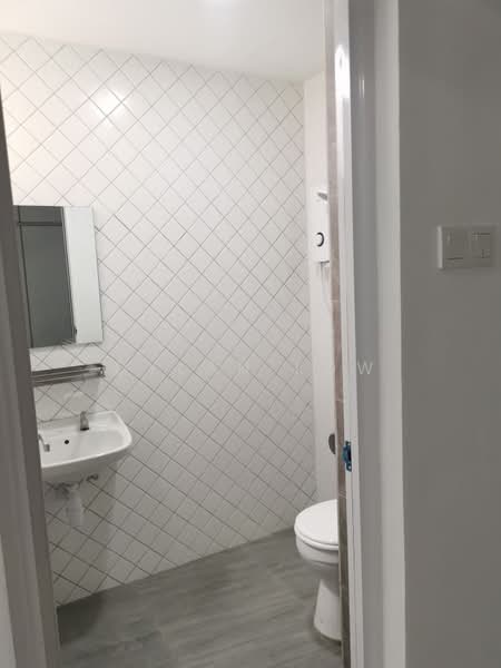 Pangsapuri untuk Dijual di Menara Kuda Lari - Dylan Low - Bathroom - PropertyGuru.com.my