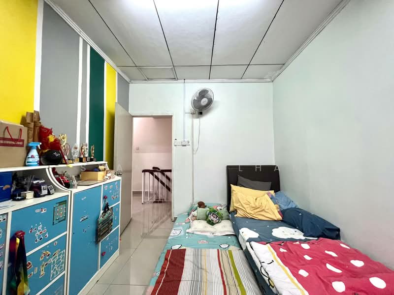 2-storey Terraced House for Sale in Subang (Selangor) - Syamsul Ilham - Bedroom - PropertyGuru.com.my
