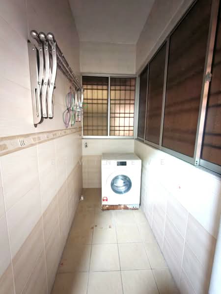 Pangsapuri untuk Dijual di Mutiara Heights - Edwin Ewe - Yard - PropertyGuru.com.my