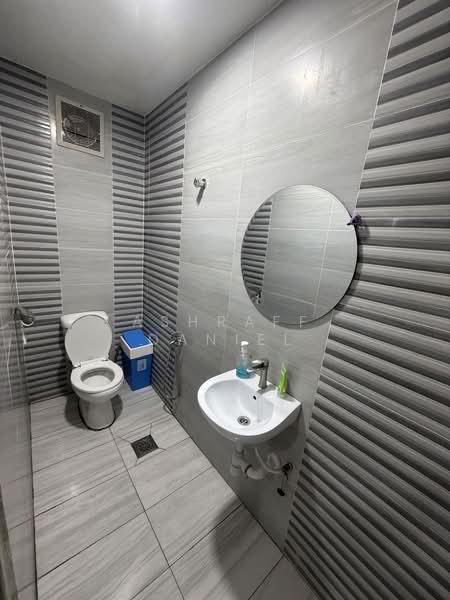 Shop for Sale in Usj 21 (Subang Jaya) - Ashraff Daniel - Bathroom - PropertyGuru.com.my