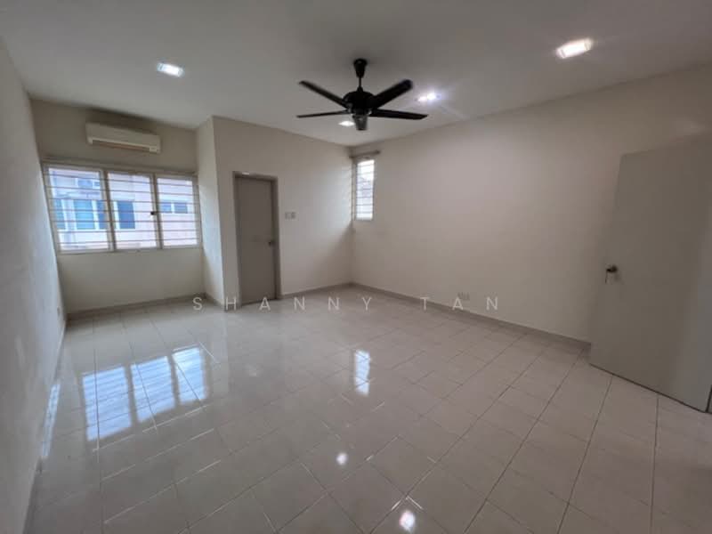2.5-storey Terraced House for Sale in Bandar Mahkota Cheras (Cheras) - Shanny Tan - Living Room - PropertyGuru.com.my
