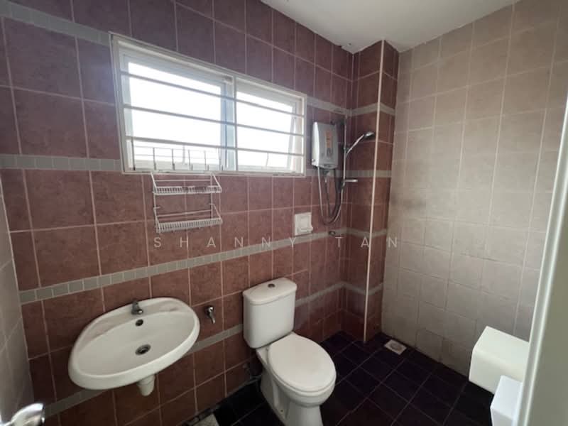 2.5-storey Terraced House for Sale in Bandar Mahkota Cheras (Cheras) - Shanny Tan - Bathroom - PropertyGuru.com.my