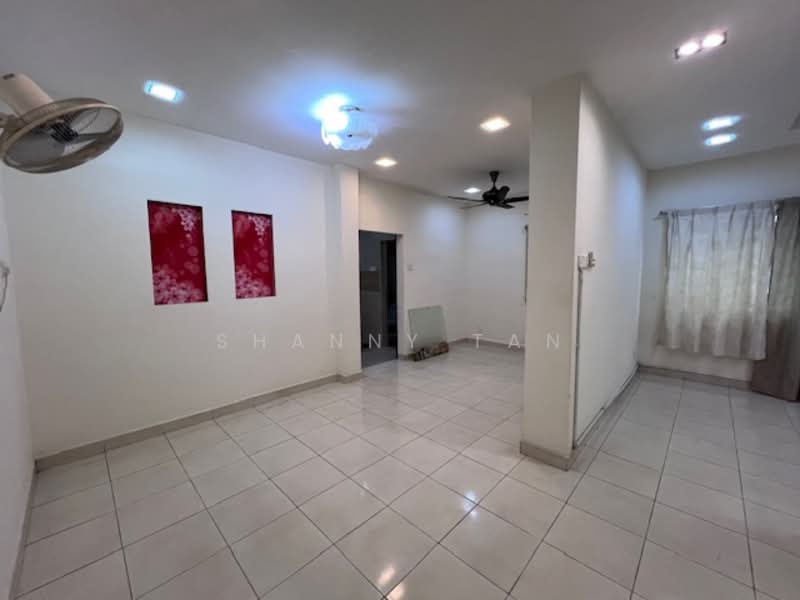 2.5-storey Terraced House for Sale in Bandar Mahkota Cheras (Cheras) - Shanny Tan - Living Room - PropertyGuru.com.my