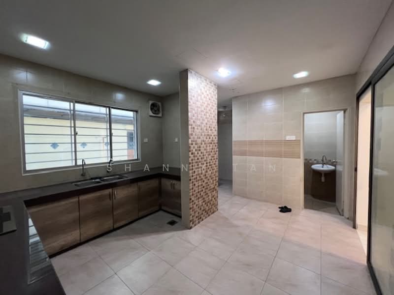 2.5-storey Terraced House for Sale in Bandar Mahkota Cheras (Cheras) - Shanny Tan - Kitchen - PropertyGuru.com.my