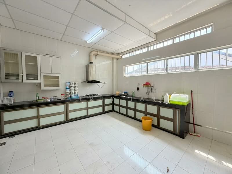 Semi-Detached House for Sale in Taman Perling (Perling) - Terry Tan - Kitchen - PropertyGuru.com.my