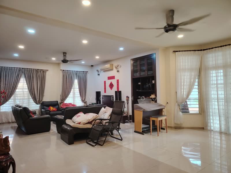 Rumah Berkembar untuk Dijual di Puchong (Selangor) - Joyce Hoo - Living Room - PropertyGuru.com.my