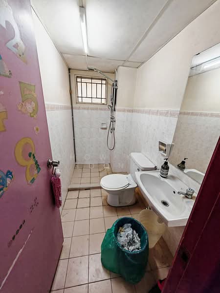 Apartment for Sale at Sri Pinang Apartment - Chow Kok Toong - Bathroom - PropertyGuru.com.my