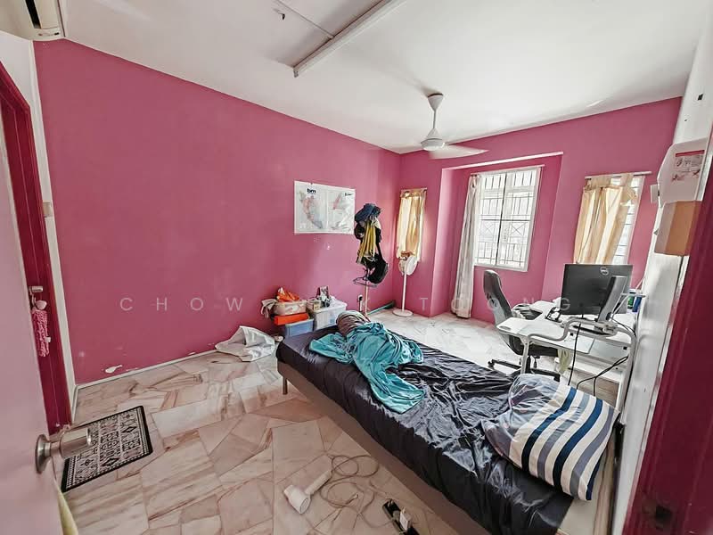 Apartment for Sale at Sri Pinang Apartment - Chow Kok Toong - Bedroom - PropertyGuru.com.my