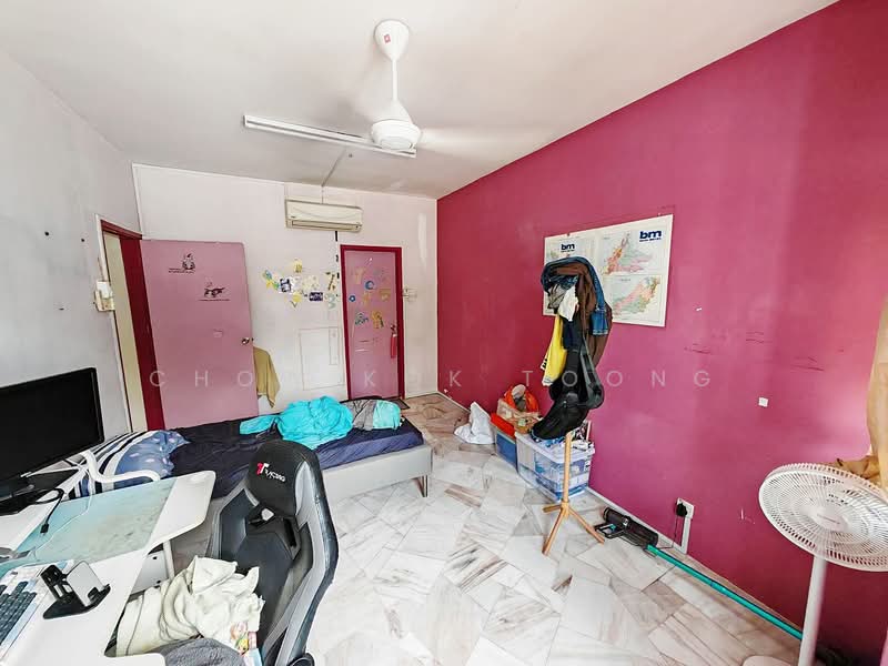 Apartment for Sale at Sri Pinang Apartment - Chow Kok Toong - Bedroom - PropertyGuru.com.my