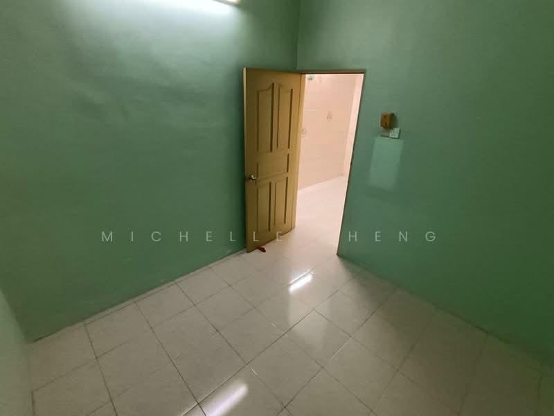 2-storey Terraced House for Sale in Taman Menglembu Timur (Menglembu) - Michelle Cheng - Bedroom - PropertyGuru.com.my