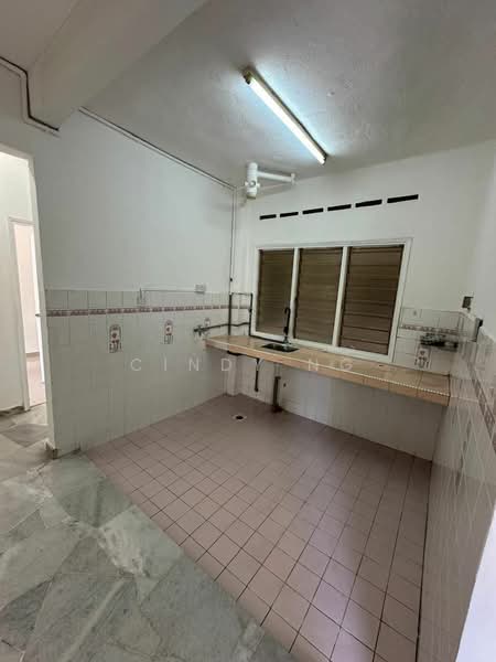 Pangsapuri untuk Dijual di Subang Perdana Goodyear Court 7 - Cindy Ng - Kitchen - PropertyGuru.com.my