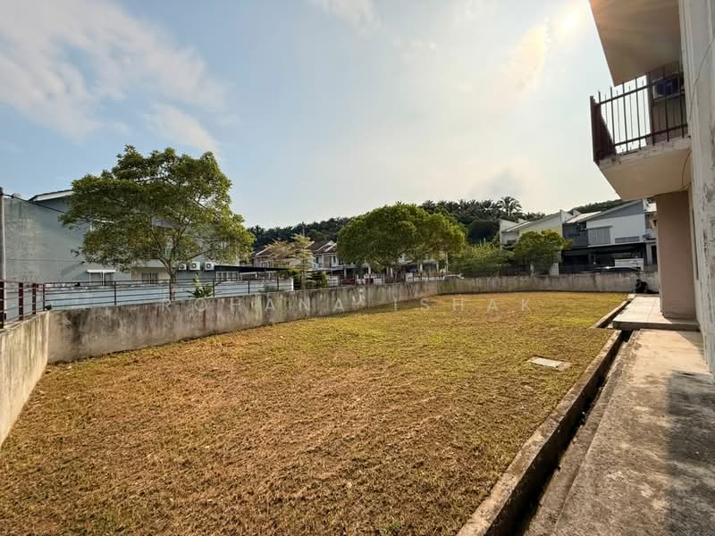 2-storey Terraced House for Sale in Sungai Buloh (Selangor) - Rohana Ishak - Exterior - PropertyGuru.com.my