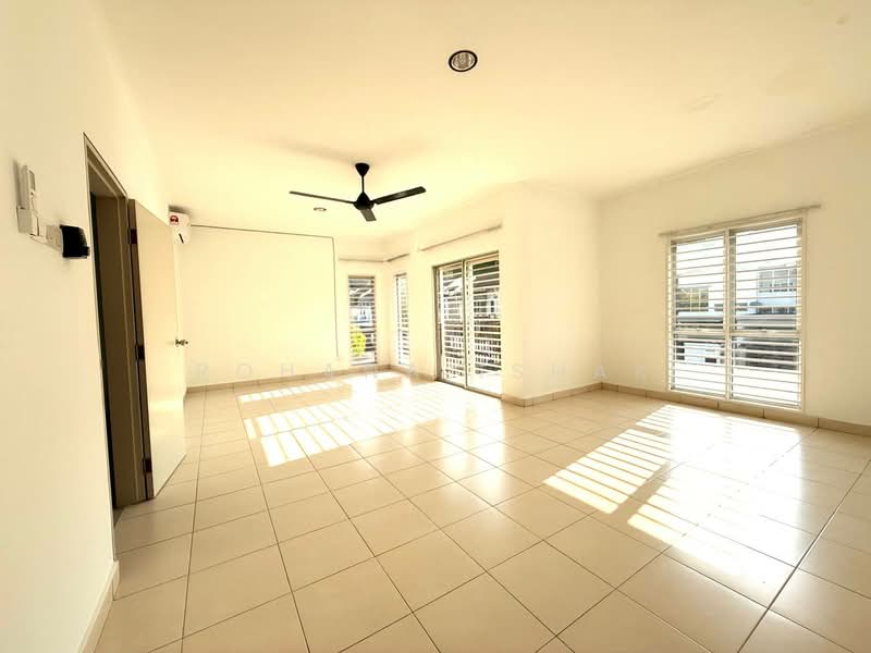 2-storey Terraced House for Sale in Sungai Buloh (Selangor) - Rohana Ishak - Living Room - PropertyGuru.com.my