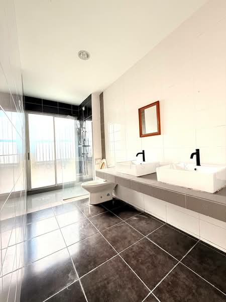 2-storey Terraced House for Sale in Sungai Buloh (Selangor) - Rohana Ishak - Bathroom - PropertyGuru.com.my