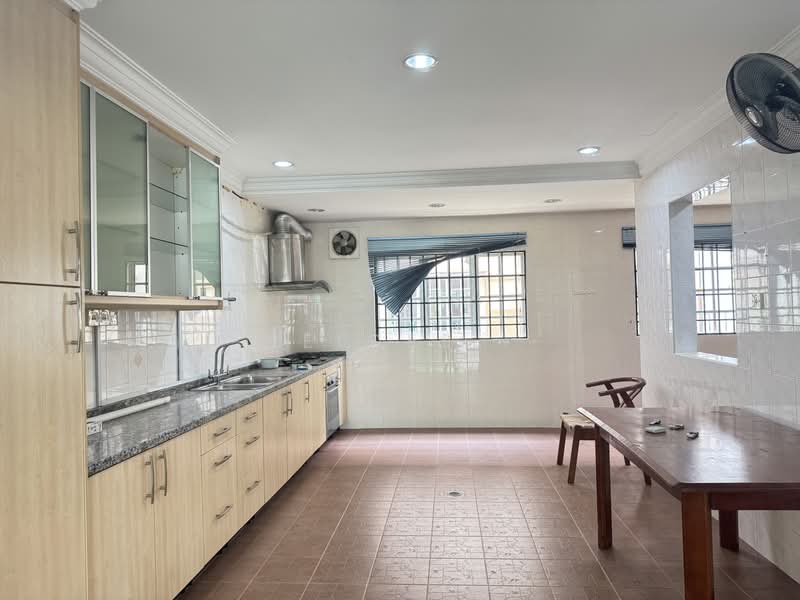 2-storey Terraced House for Sale in Bukit Rahman Putra (Sungai Buloh) - PeiGee . - Kitchen - PropertyGuru.com.my