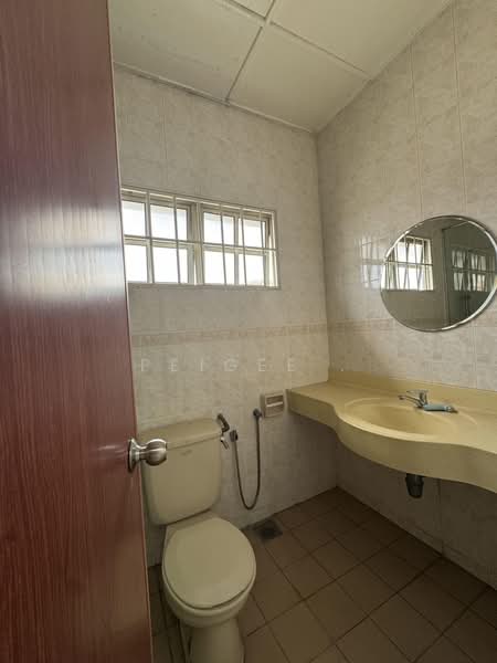 2-storey Terraced House for Sale in Bukit Rahman Putra (Sungai Buloh) - PeiGee . - Bathroom - PropertyGuru.com.my