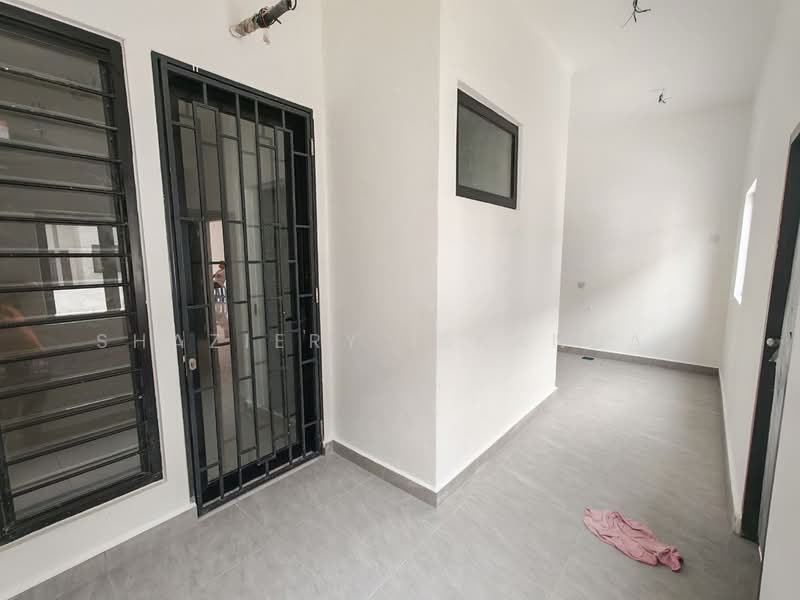 2-storey Terraced House for Sale in Elmina (Shah Alam) - Shaziery Iskandar - Entrance - PropertyGuru.com.my