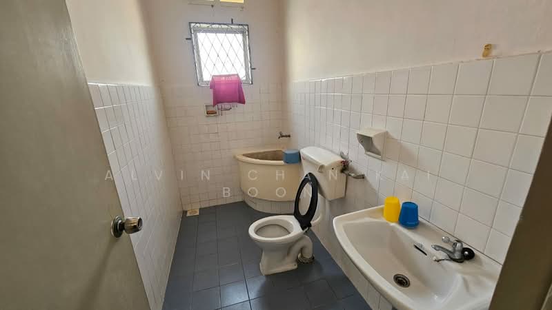 Semi-Detached House for Sale in Klebang (Melaka) - Alvin Chan Kai Boon - Bathroom - PropertyGuru.com.my