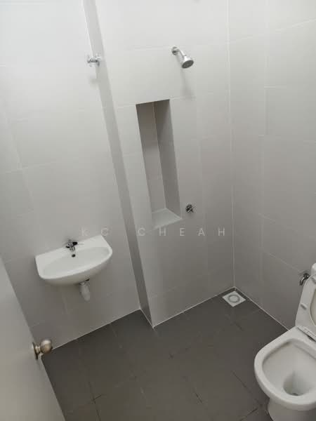 Rumah Teres 1 Tingkat untuk Disewa di Eco Grandeur (Puncak Alam) - KC Cheah - Bathroom - PropertyGuru.com.my
