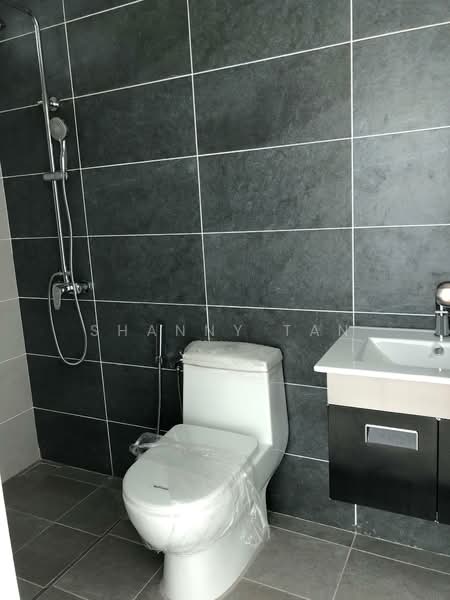 Rumah Berkembar untuk Dijual di Bandar Sungai Long (Selangor) - Shanny Tan - Bathroom - PropertyGuru.com.my