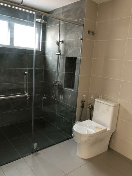 Rumah Berkembar untuk Dijual di Bandar Sungai Long (Selangor) - Shanny Tan - Bathroom - PropertyGuru.com.my