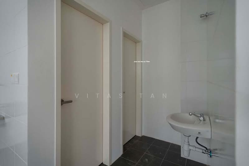 Shop for Rent in Eco Grandeur (Puncak Alam) - Vitas Tan - Bathroom - PropertyGuru.com.my