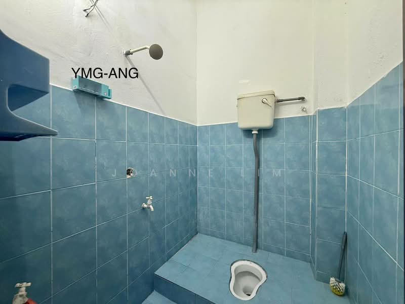 1-storey Terraced House for Sale in Telok Panglima Garang (Selangor) - Joanne Lim - Bathroom - PropertyGuru.com.my