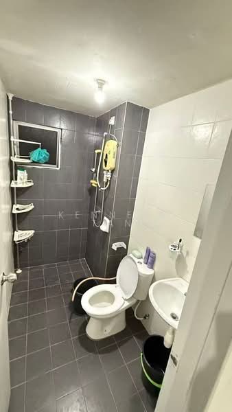 Condominium for Sale at Scott Towers @ Larkin JB - Kenneth Tan - Bathroom - PropertyGuru.com.my