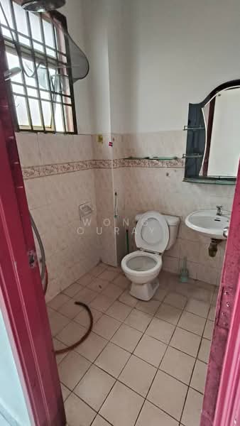 2-storey Terraced House for Sale in Johor Bahru (Johor) - Wong Ouray - Bathroom - PropertyGuru.com.my