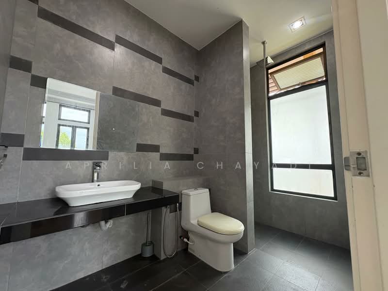 Cluster House for Rent in Iskandar Puteri (Nusajaya) (Johor) - APRILIA CHAYADI - Bathroom - PropertyGuru.com.my