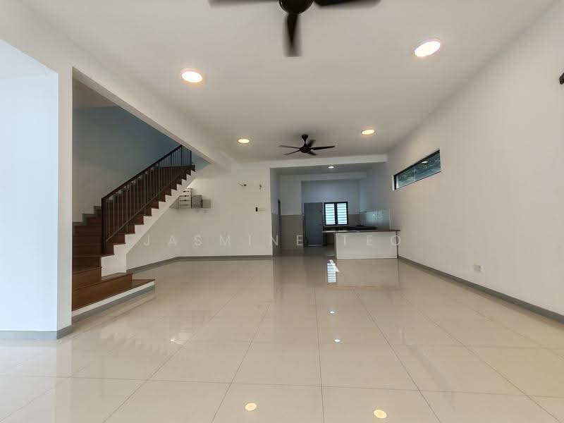 Rumah Teres 2-Tingkat untuk Disewa di Bandar Bukit Raja (Klang) - Jasmine Teo - Living Room - PropertyGuru.com.my