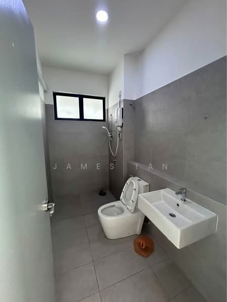 2-storey Terraced House for Sale in Austin Crest (Johor Bahru) - James Tan - Bathroom - PropertyGuru.com.my