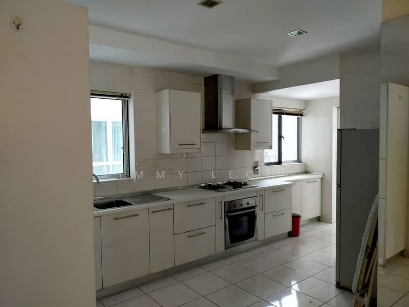 Servis Apartment untuk Dijual di Kiara Designer Suites - Jimmy Leong - Kitchen - PropertyGuru.com.my