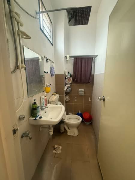 Rumah Teres 2 Tingkat untuk Dijual di Taman Daya (Johor Bahru) - Candice Lok - Bathroom - PropertyGuru.com.my
