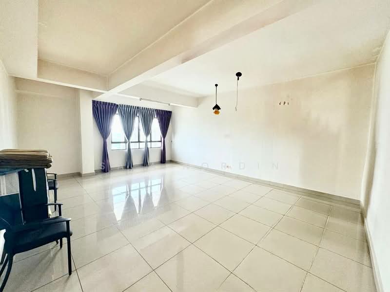 Kondominium untuk Dijual di Indah Alam (Subang Andaman) - Sa'a Nordin - Living Room - PropertyGuru.com.my
