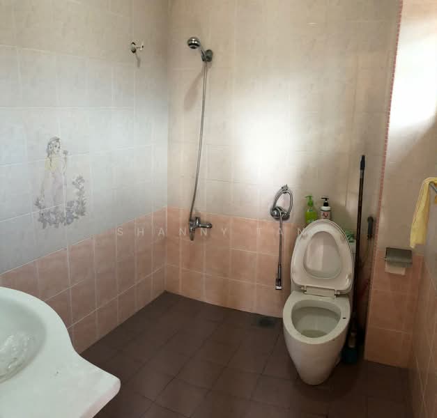 2-storey Terraced House for Sale in Bandar Sungai Long (Selangor) - Shanny Tan - Bathroom - PropertyGuru.com.my